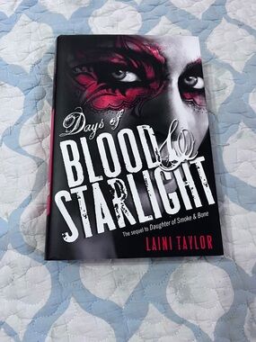Days of Blood & Starlight by Laini Taylor - Black & Pink , TREE BOOKS.